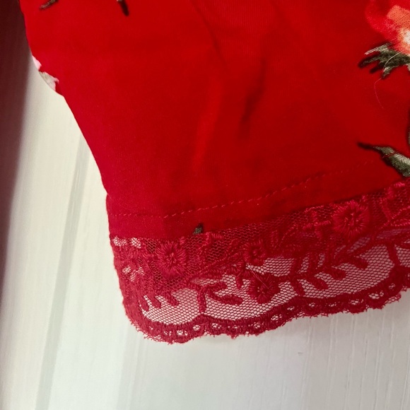 Off Shoulder Floral Shirt - Picture 4 of 5